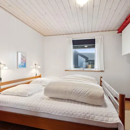 Cozy Summer House Near Sea And Nature Feriehus