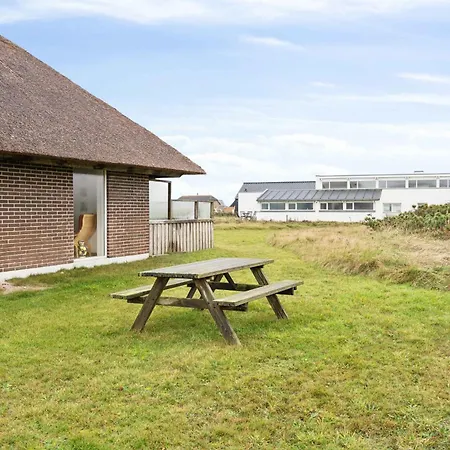 Cozy Summer House Near Sea And Nature
