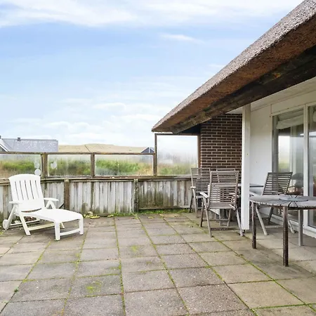 Cozy Summer House Near Sea And Nature Feriehus