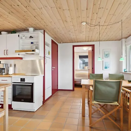 Feriehus Cozy Summer House Near Sea And Nature Harboør
