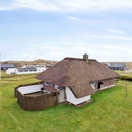Feriehus Cozy Summer House Near Sea And Nature